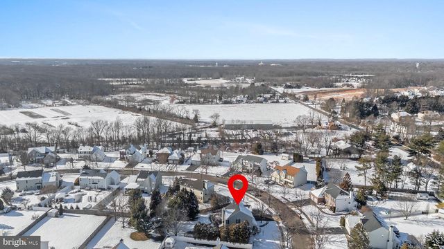 5 BERWICK CIR, East Windsor, NJ 08520