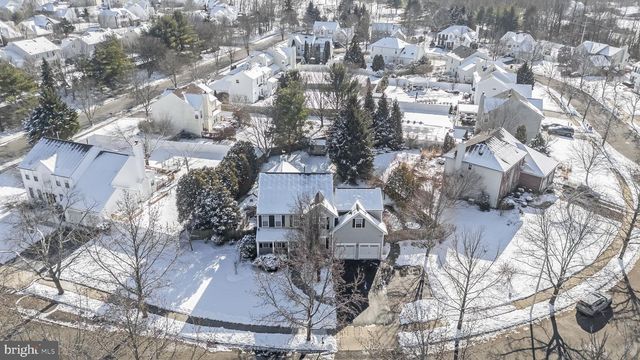 5 BERWICK CIR, East Windsor, NJ 08520