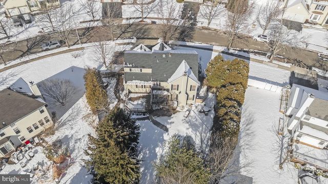 5 BERWICK CIR, East Windsor, NJ 08520