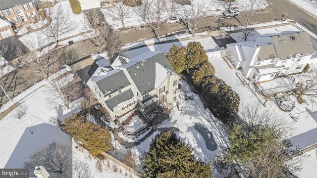 5 BERWICK CIR, East Windsor, NJ 08520