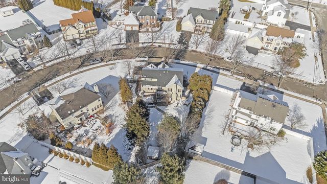 5 BERWICK CIR, East Windsor, NJ 08520