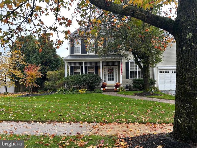 5 BERWICK CIR, East Windsor, NJ 08520