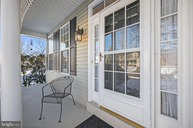 5 BERWICK CIR, East Windsor, NJ 08520