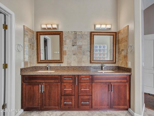 4938 E MARINO Drive E, Scottsdale, AZ 85254
