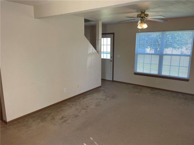 954 E Wildcat Run Street, Gardner, KS 66030