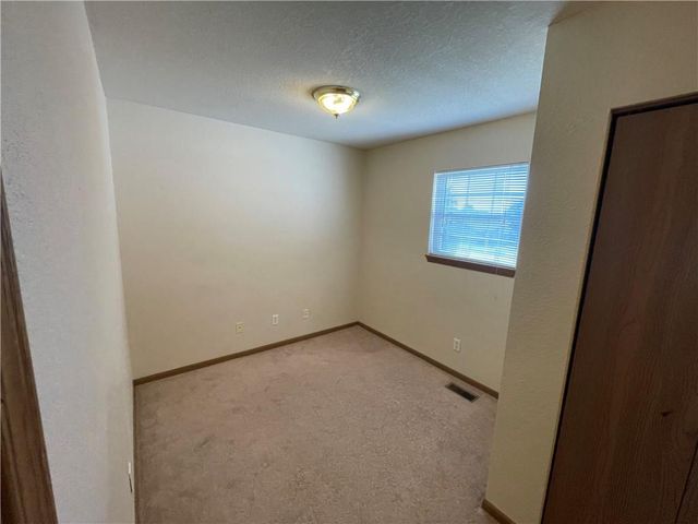 954 E Wildcat Run Street, Gardner, KS 66030