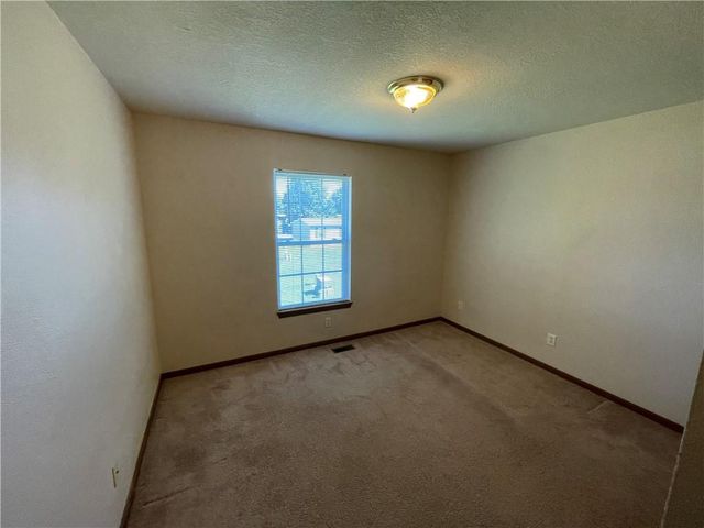 954 E Wildcat Run Street, Gardner, KS 66030