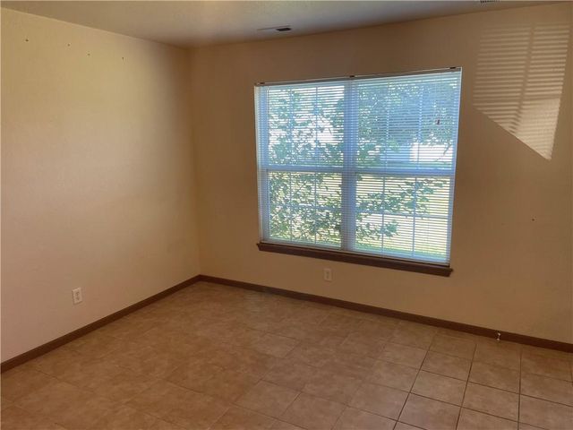 954 E Wildcat Run Street, Gardner, KS 66030