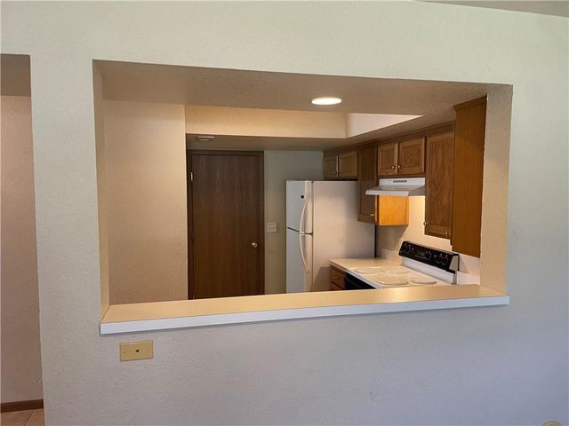 954 E Wildcat Run Street, Gardner, KS 66030