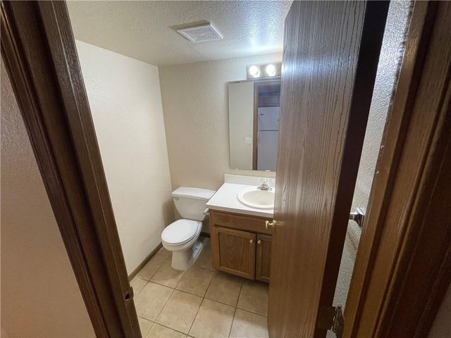 954 E Wildcat Run Street, Gardner, KS 66030