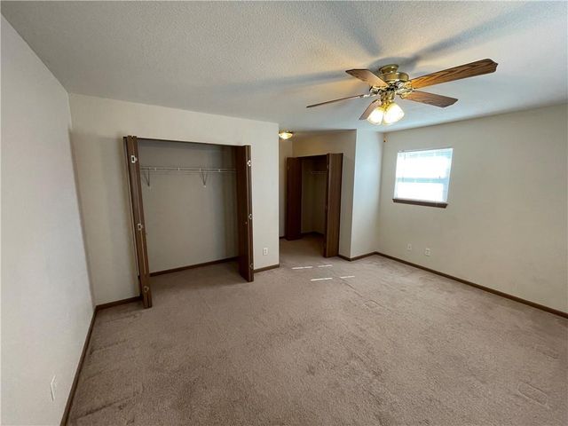 954 E Wildcat Run Street, Gardner, KS 66030