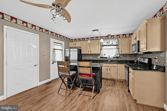 240 PARK AVE, Collegeville, PA 19426