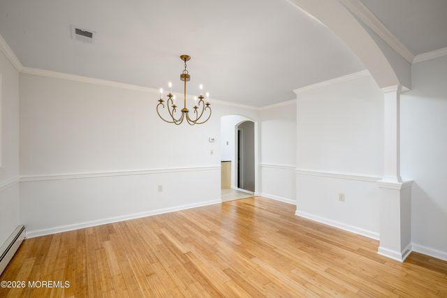 9 Pavilion Street, Toms River, NJ 08757