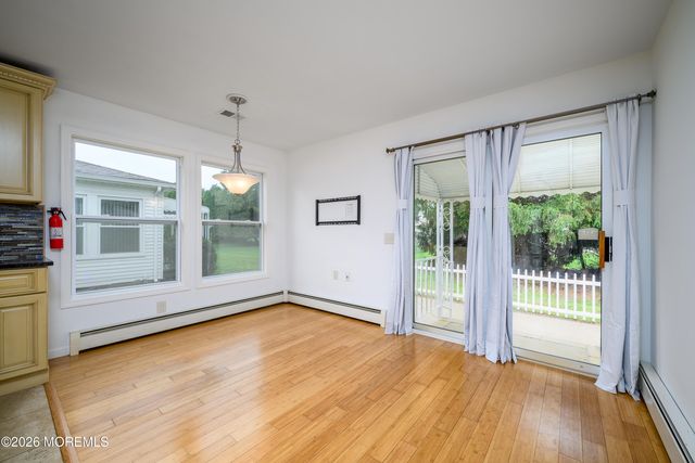 9 Pavilion Street, Toms River, NJ 08757