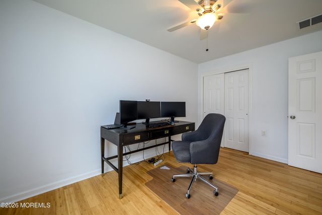 9 Pavilion Street, Toms River, NJ 08757