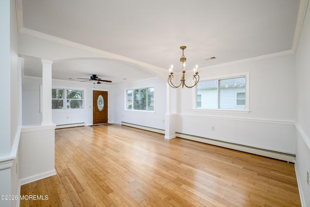 9 Pavilion Street, Toms River, NJ 08757