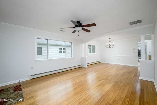 9 Pavilion Street, Toms River, NJ 08757