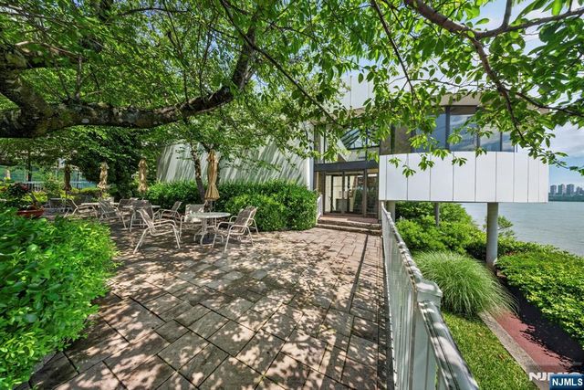 1033 River Road CS03, Edgewater, NJ 07020