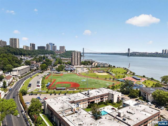 1033 River Road CS03, Edgewater, NJ 07020