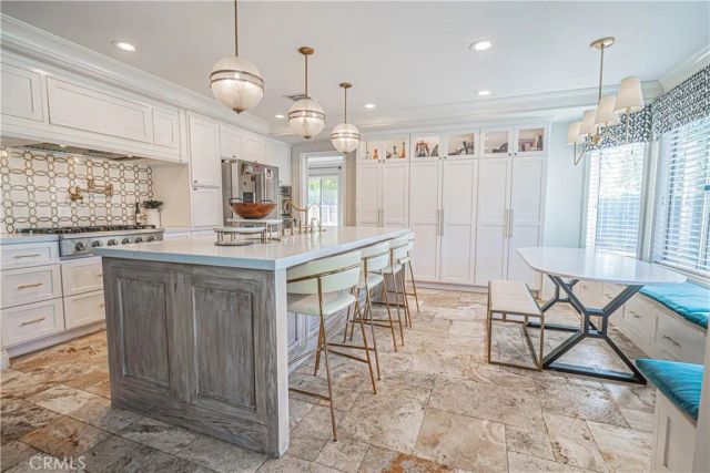 21720 Don Gee Court, Saugus, CA 91350
