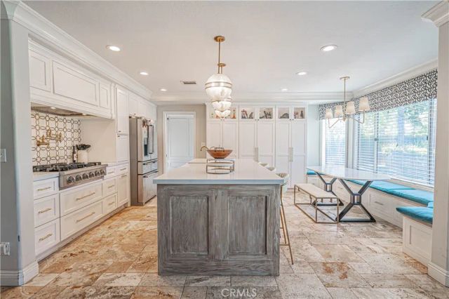21720 Don Gee Court, Saugus, CA 91350