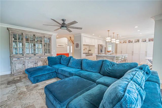 21720 Don Gee Court, Saugus, CA 91350