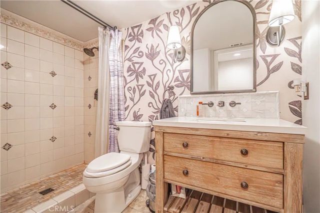 21720 Don Gee Court, Saugus, CA 91350