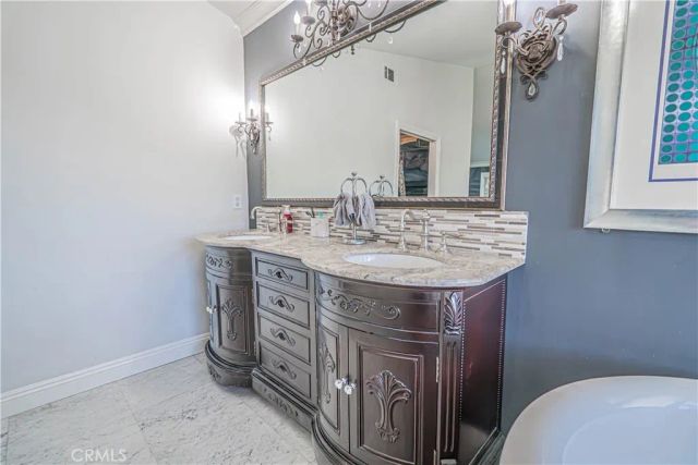 21720 Don Gee Court, Saugus, CA 91350