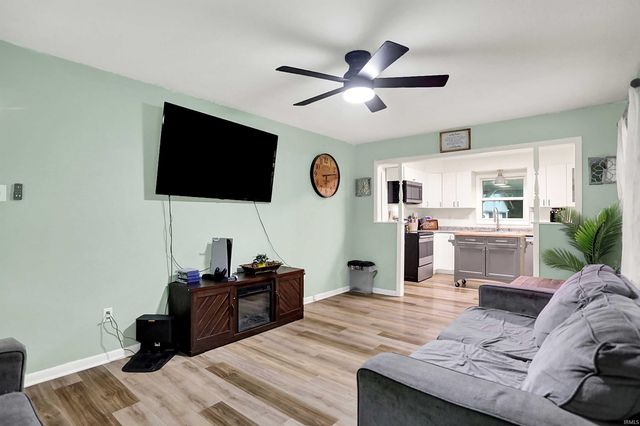 138 Schores Lane, Bedford, IN 47421