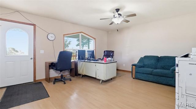 2283 State Highway 76, Willow Springs, MO 65793