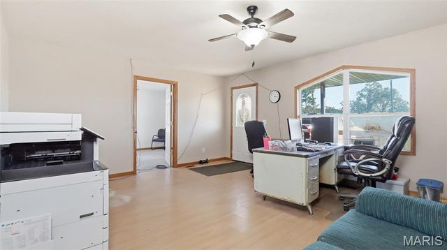 2283 State Highway 76, Willow Springs, MO 65793