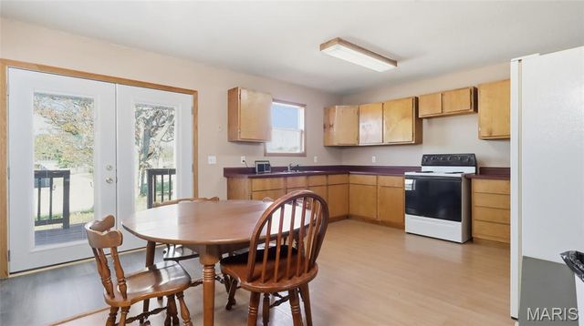 2283 State Highway 76, Willow Springs, MO 65793