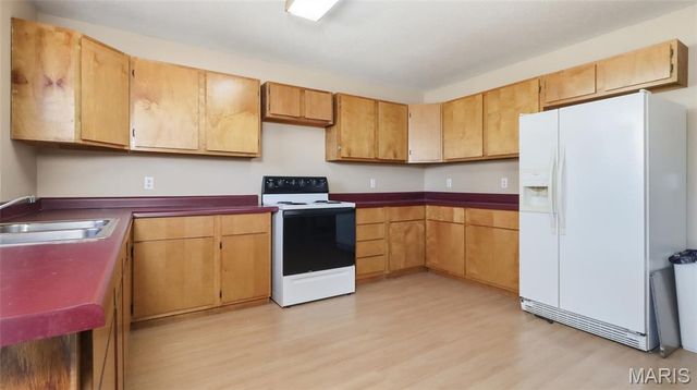 2283 State Highway 76, Willow Springs, MO 65793