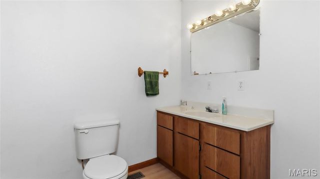 2283 State Highway 76, Willow Springs, MO 65793