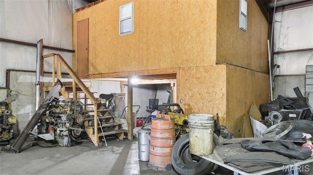 2283 State Highway 76, Willow Springs, MO 65793