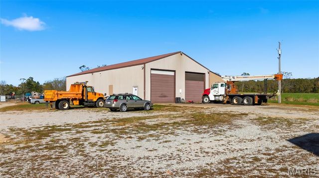 2283 State Highway 76, Willow Springs, MO 65793