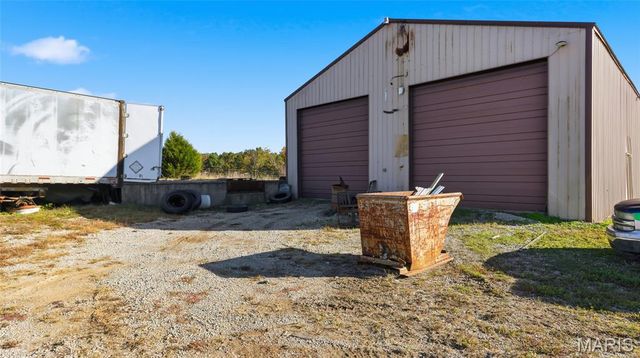 2283 State Highway 76, Willow Springs, MO 65793