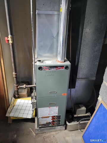 293 North Hoadley Street, Naugatuck, CT 06770