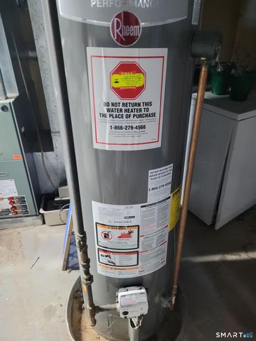 293 North Hoadley Street, Naugatuck, CT 06770