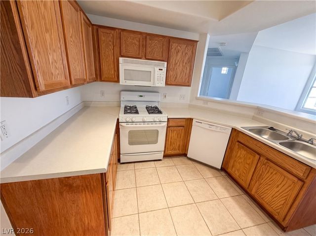 5855 Valley Drive 2088, North Las Vegas, NV 89031