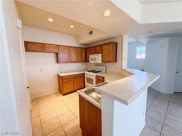 5855 Valley Drive 2088, North Las Vegas, NV 89031