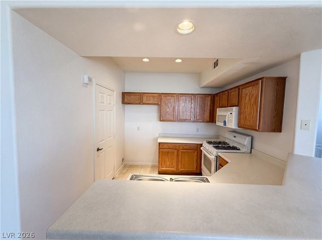 5855 Valley Drive 2088, North Las Vegas, NV 89031