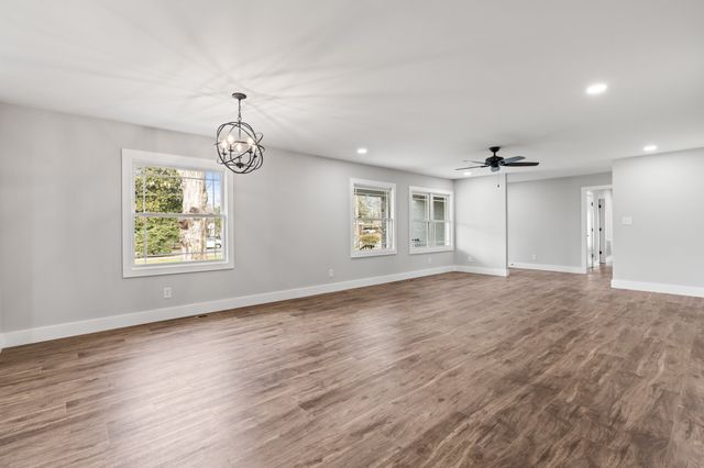 102 Dogwood Ln, Winchester, TN 37398
