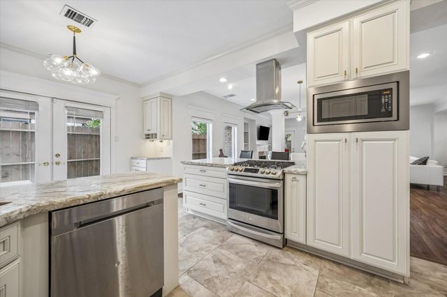 1112 Nantucket Drive A, Houston, TX 77057