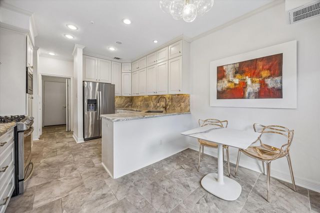 1112 Nantucket Drive A, Houston, TX 77057