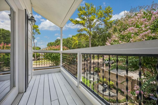 1112 Nantucket Drive A, Houston, TX 77057