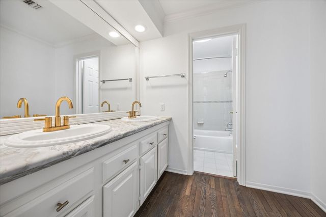 1112 Nantucket Drive A, Houston, TX 77057
