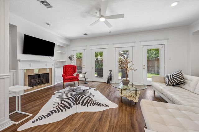1112 Nantucket Drive A, Houston, TX 77057