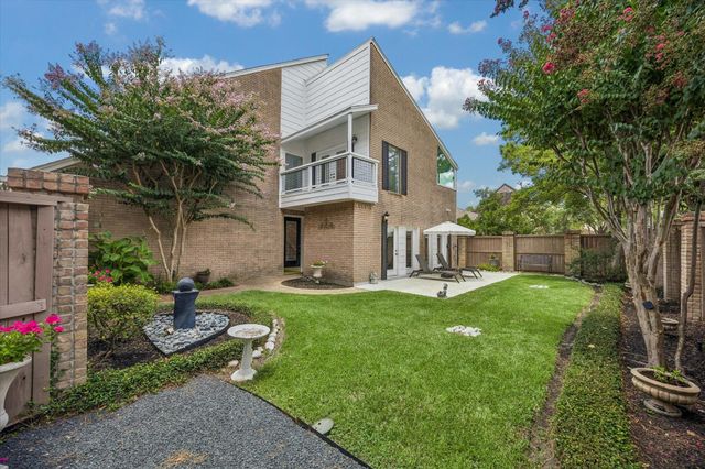 1112 Nantucket Drive A, Houston, TX 77057