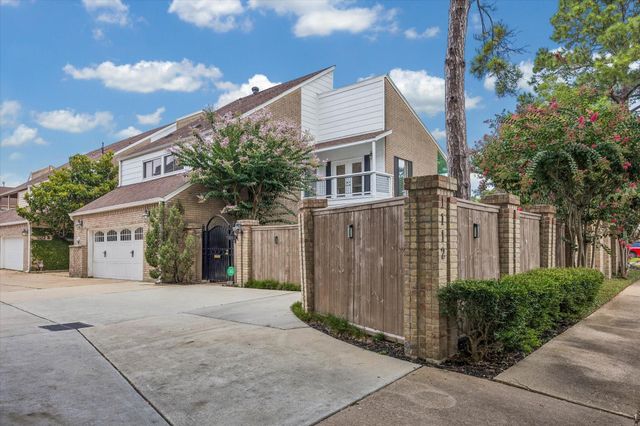 1112 Nantucket Drive A, Houston, TX 77057
